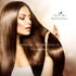 AZURE BAR festes Shampoo mit Bio-Arganöl und pflanzlichem Keratin in der Hand